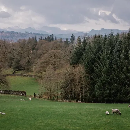 Cleabarrow View * Windermere